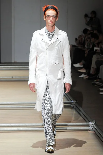 Look 8